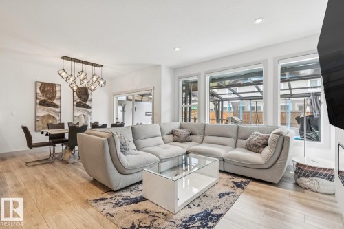 17618 63A Street, Edmonton, AB - Indoor Photo Showing Living Room