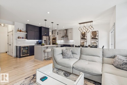17618 63A Street, Edmonton, AB - Indoor Photo Showing Living Room