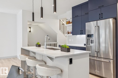 17618 63A Street, Edmonton, AB - Indoor Photo Showing Kitchen With Stainless Steel Kitchen With Double Sink With Upgraded Kitchen