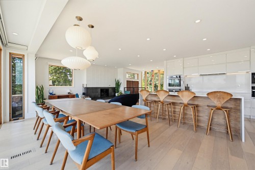 2 Valleyview Crescent, Edmonton, AB - Indoor Photo Showing Dining Room