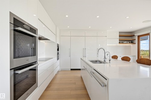 2 Valleyview Crescent, Edmonton, AB - Indoor Photo Showing Kitchen With Double Sink With Upgraded Kitchen