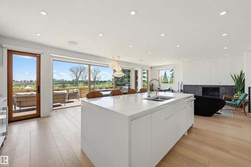 2 Valleyview Crescent, Edmonton, AB - Indoor Photo Showing Kitchen With Double Sink