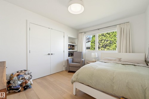 2 Valleyview Crescent, Edmonton, AB - Indoor Photo Showing Bedroom