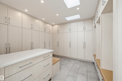 2 Valleyview Crescent, Edmonton, AB - Indoor Photo Showing Other Room