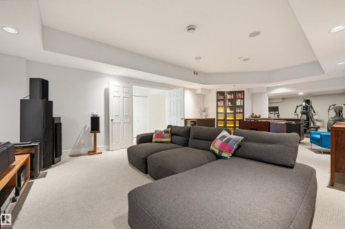 2 Valleyview Crescent, Edmonton, AB - Indoor Photo Showing Living Room