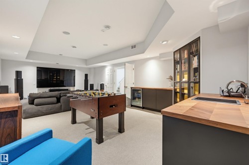 2 Valleyview Crescent, Edmonton, AB - Indoor Photo Showing Other Room