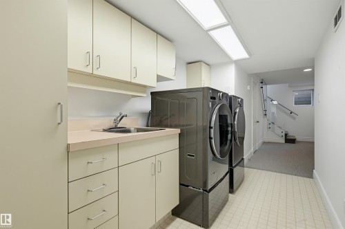 2 Valleyview Crescent, Edmonton, AB - Indoor Photo Showing Laundry Room