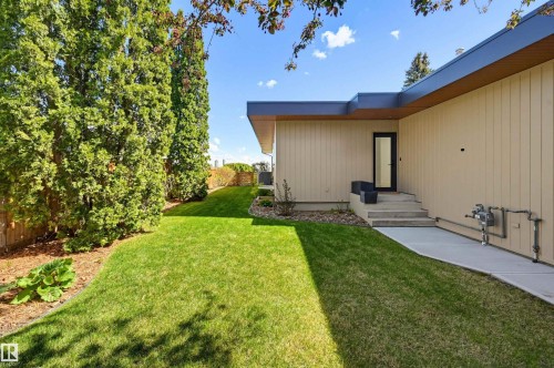 2 Valleyview Crescent, Edmonton, AB - Outdoor