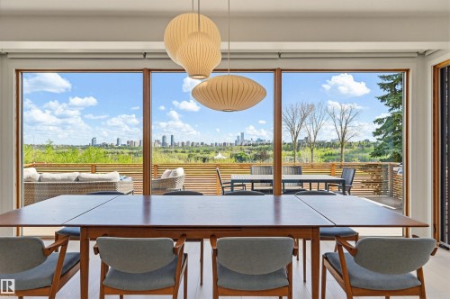 2 Valleyview Crescent, Edmonton, AB - Indoor Photo Showing Dining Room