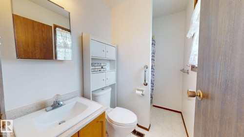 4521 42 Avenue, Drayton Valley, AB - Indoor Photo Showing Bathroom
