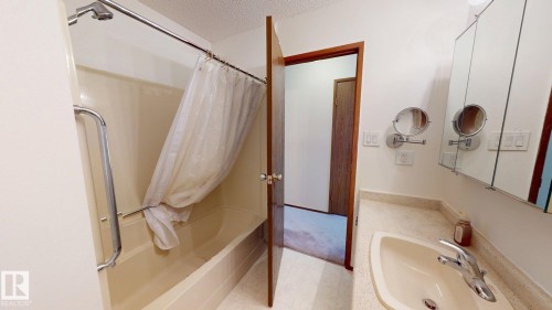 4521 42 Avenue, Drayton Valley, AB - Indoor Photo Showing Bathroom