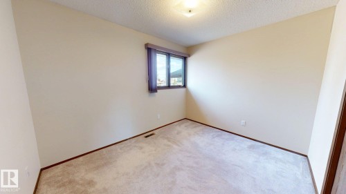 4521 42 Avenue, Drayton Valley, AB - Indoor Photo Showing Other Room