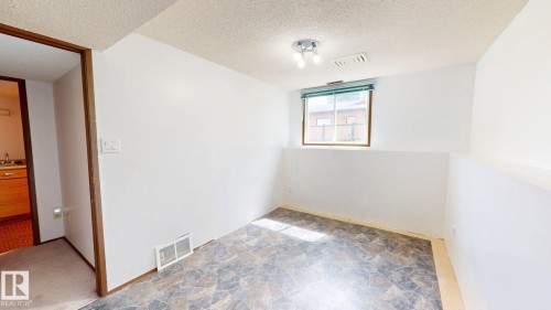 4521 42 Avenue, Drayton Valley, AB - Indoor Photo Showing Other Room