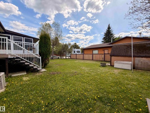 4521 42 Avenue, Drayton Valley, AB - Outdoor