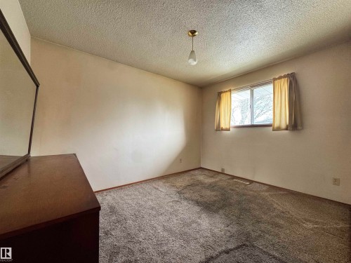 5707 90 Avenue, Edmonton, AB - Indoor Photo Showing Other Room