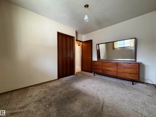 5707 90 Avenue, Edmonton, AB - Indoor