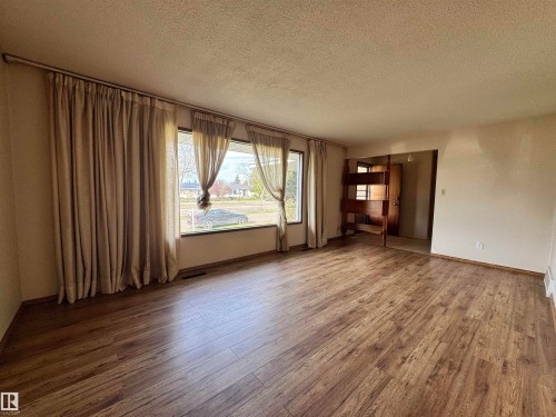 5707 90 Avenue, Edmonton, AB - Indoor