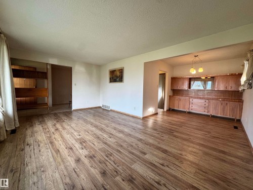 5707 90 Avenue, Edmonton, AB - Indoor