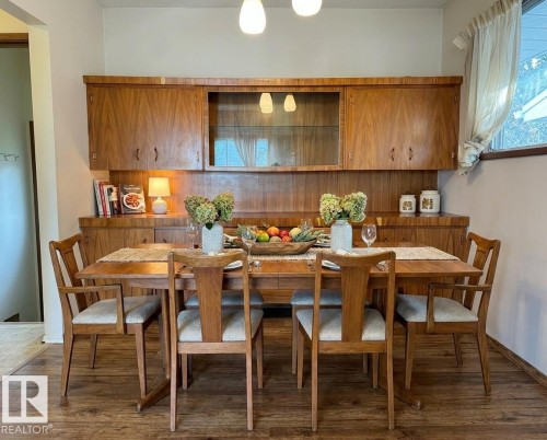 5707 90 Avenue, Edmonton, AB - Indoor Photo Showing Dining Room