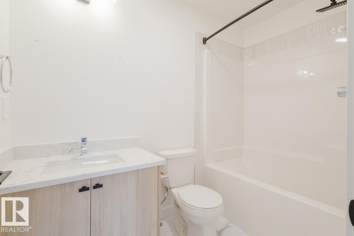 3 16231 19 Avenue, Edmonton, AB - Indoor Photo Showing Bathroom