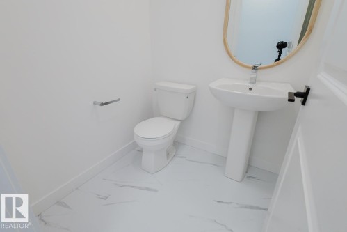 3 16231 19 Avenue, Edmonton, AB - Indoor Photo Showing Bathroom