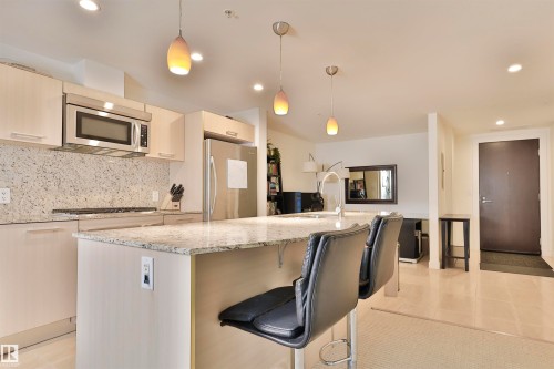 203 2606 109 Street, Edmonton, AB - Indoor Photo Showing Kitchen With Upgraded Kitchen