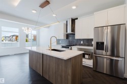 8243 KIRIAK Loop Edmonton, AB T6W 5S2
