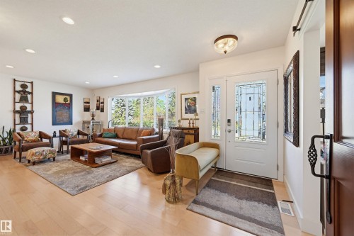 14631 88 Avenue, Edmonton, AB - Indoor Photo Showing Living Room