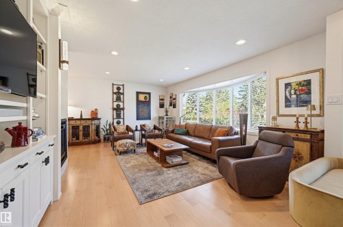 14631 88 Avenue, Edmonton, AB - Indoor Photo Showing Living Room