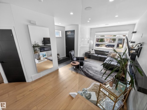 10449 143 Street, Edmonton, AB - Indoor