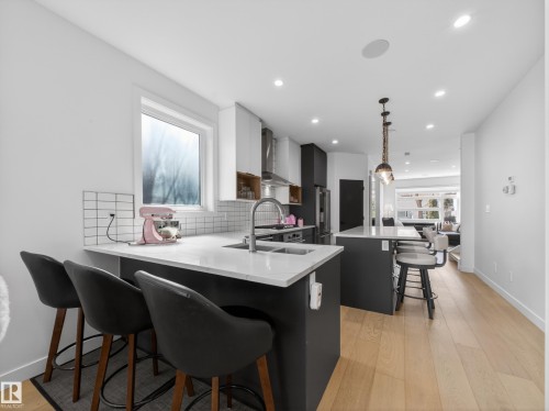 10449 143 Street, Edmonton, AB - Indoor