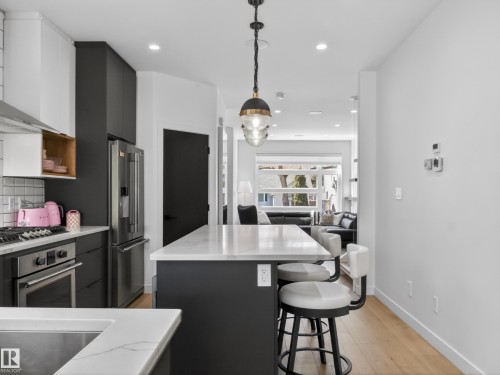 10449 143 Street, Edmonton, AB - Indoor