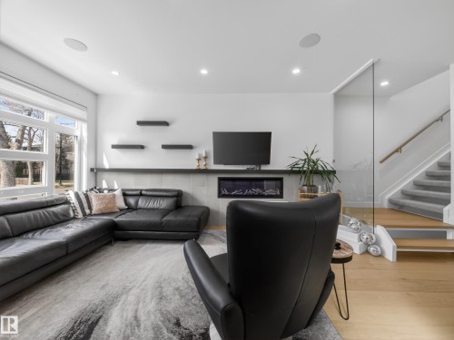 10449 143 Street, Edmonton, AB - Indoor