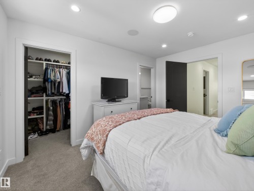 10449 143 Street, Edmonton, AB - Indoor Photo Showing Bedroom