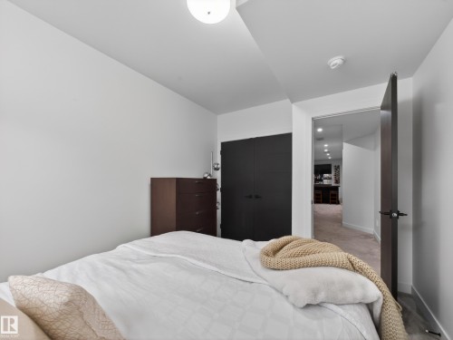 10449 143 Street, Edmonton, AB - Indoor Photo Showing Bedroom