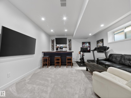 10449 143 Street, Edmonton, AB - Indoor