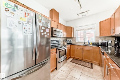 309 1003 Gault Boulevard, Edmonton, AB - Indoor Photo Showing Kitchen