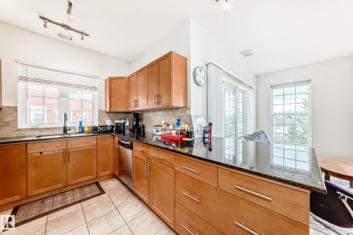 309 1003 Gault Boulevard, Edmonton, AB - Indoor Photo Showing Kitchen