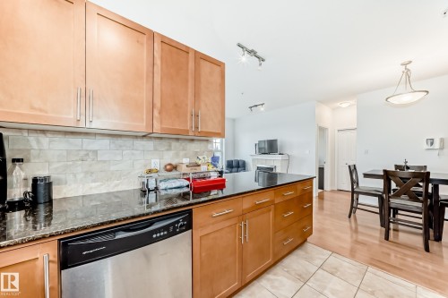 309 1003 Gault Boulevard, Edmonton, AB - Indoor Photo Showing Kitchen