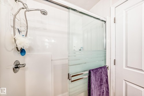 309 1003 Gault Boulevard, Edmonton, AB - Indoor Photo Showing Bathroom