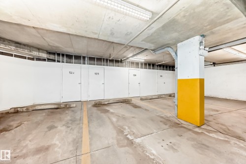 309 1003 Gault Boulevard, Edmonton, AB - Indoor Photo Showing Garage
