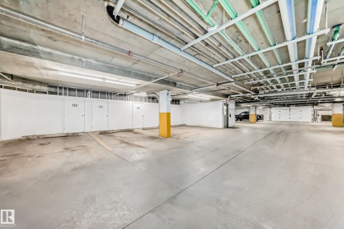 309 1003 Gault Boulevard, Edmonton, AB - Indoor Photo Showing Garage
