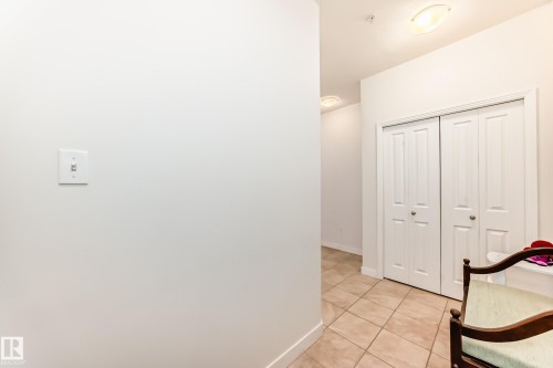 309 1003 Gault Boulevard, Edmonton, AB - Indoor Photo Showing Other Room