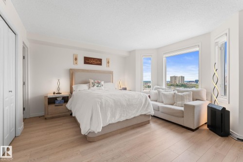 1602 10649 Saskatchewan Drive, Edmonton, AB - Indoor Photo Showing Bedroom