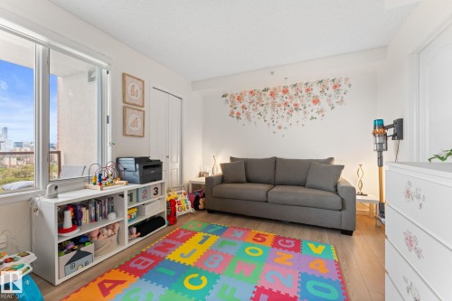1602 10649 Saskatchewan Drive, Edmonton, AB - Indoor Photo Showing Living Room