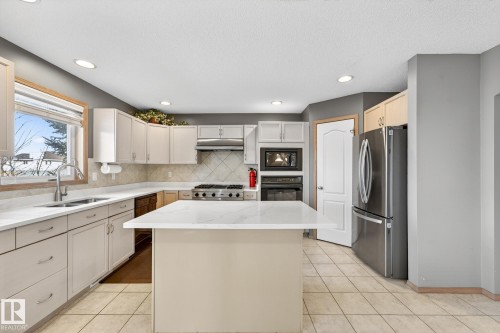 1354 118A Street, Edmonton, AB - Indoor Photo Showing Kitchen With Double Sink With Upgraded Kitchen