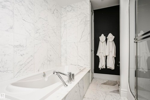 2104 9020 Jasper Avenue, Edmonton, AB - Indoor Photo Showing Bathroom