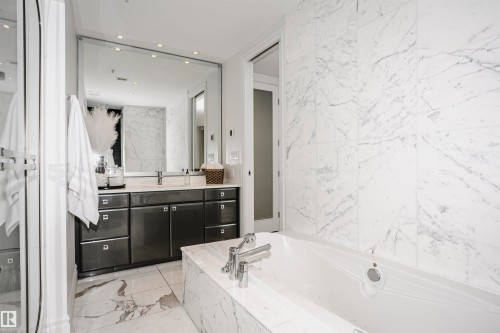 2104 9020 Jasper Avenue, Edmonton, AB - Indoor Photo Showing Bathroom