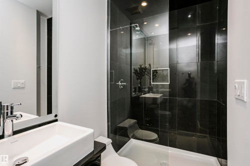 2104 9020 Jasper Avenue, Edmonton, AB - Indoor Photo Showing Bathroom