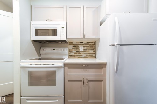 5642 148 Street, Edmonton, AB - Indoor Photo Showing Kitchen